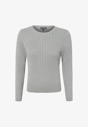 Pull gris clair à manches longues avec motif torsadé vertical et col rond, présenté sur un fond blanc uni.