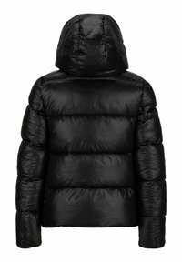 Zwarte pufferjack met capuchon, met een glanzende, gewatteerde textuur en horizontale naden. Achteraanzicht toont volledige bedekking en dikke vulling.