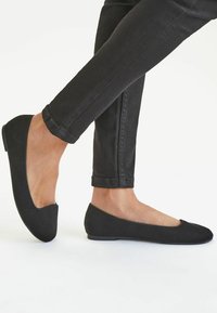 Friends Like These - REGULAR FIT - Balerini - black Imagine miniatură 1