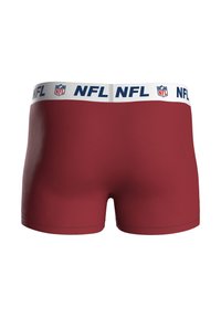 Czerwone bokserki z białym paskiem w pasie z logo NFL i niebieskim napisem "NFL". Gładka faktura i dopasowany krój.