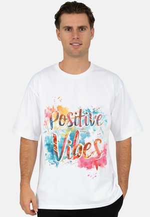 OVERSIZED PRINT VIBRANT POSITIVITY - T-shirt con stampa - vibrant positivity