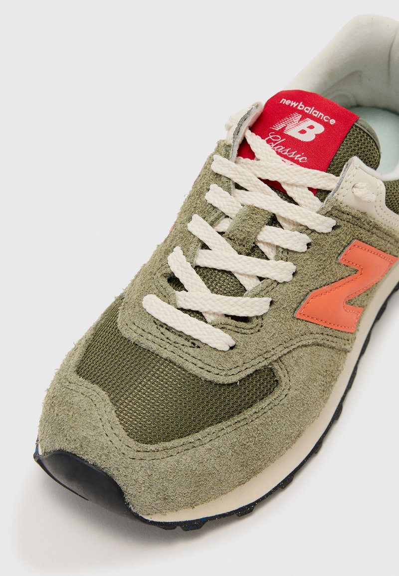 New Balance 574 UNISEX Trainers dark olivine/black