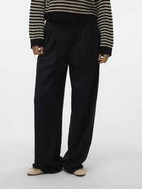 Vero Moda VMHAILEY WIDE PLEAT PANT - Broek - black
