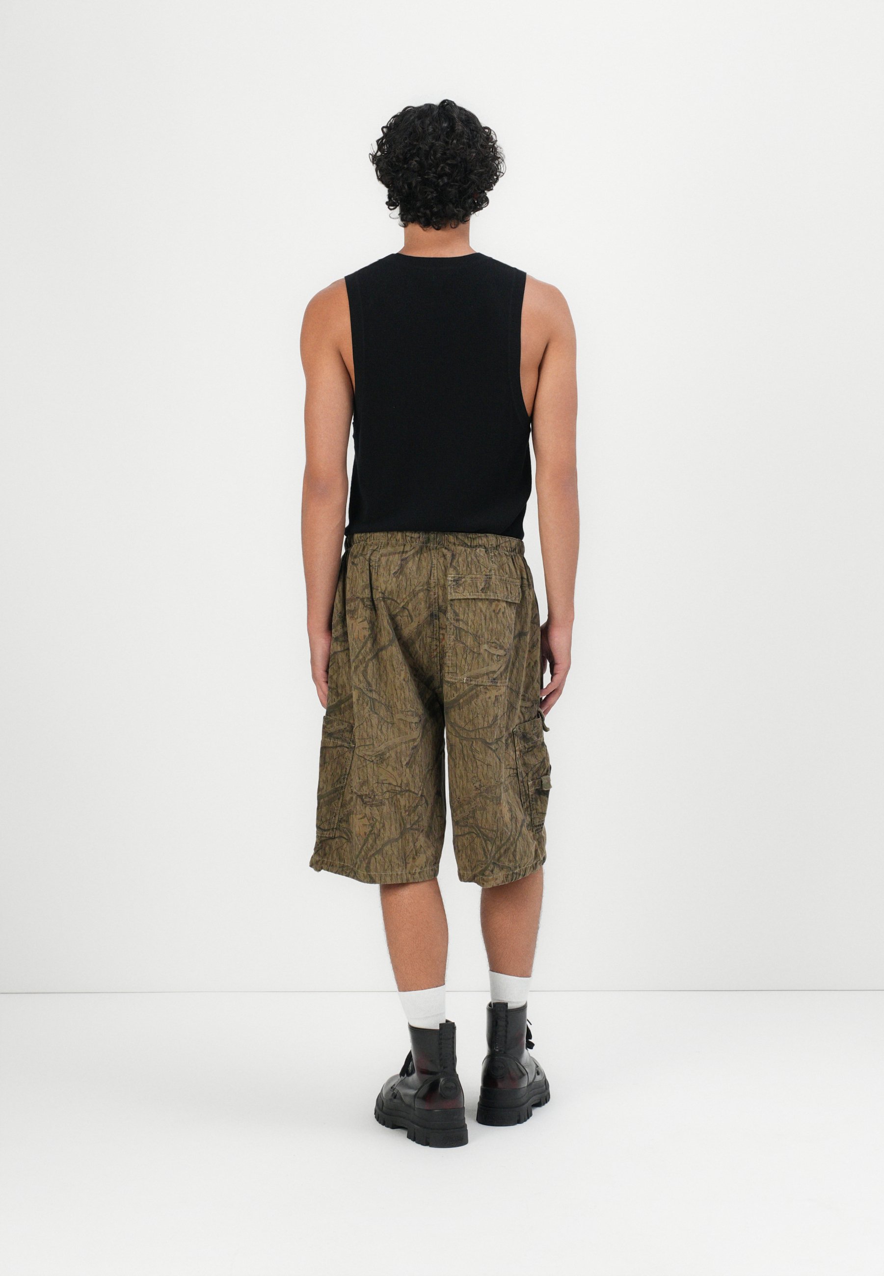 Jaded London PARACHUTE - Shorts - forest camo/black - Zalando.co.uk