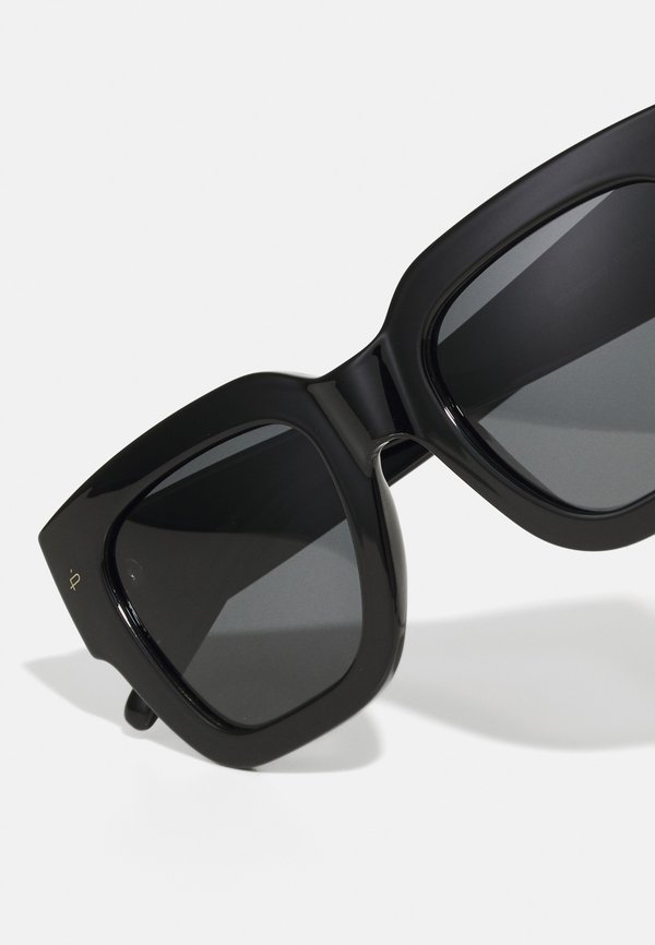 NEW YORKER - Sunglasses4