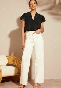 Love & Roses DOBBY SPOT RUFFLE V NECK FLUTTER SLEEVE REGULAR FIT - Paitapusero - black