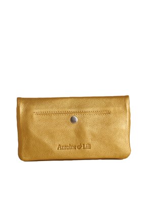 Goldene Lederbrieftasche mit Druckknopfverschluss und geprägt „Antoine & Lili“-Logo auf der Vorderseite.