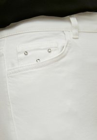 comma MIT APPLIKATION - Jeansy Slim Fit