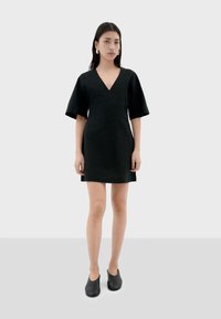 Thinking Mu KIM - Vestido informal - black