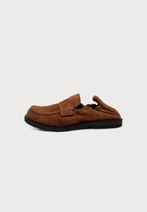 Samsøe Samsøe, SAOAKLEY SLIP ON 16242 - Обувки без връзки - carafe