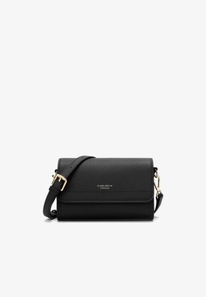 Fekete bőrből készült, struktúrált felületű keresztpántos táska, arany csattal és állítható pánttal. Füllel záródik, az elején a márka logójával.