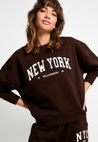 Next NEW YORK CITY GRAPHIC CREW NECK  - Ikdienas džemperis - chocolate brown
