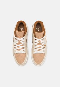 Jordan JORDAN STADIUM 90 UNISEX - Trainers - hemp/light british tan/sail/oatmeal/metallic gold grain