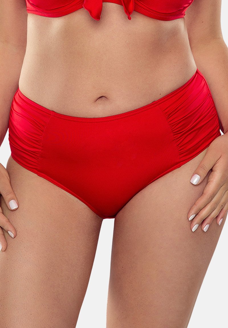Bas de bikini rouge taille haute avec panneaux latéraux froncés. Tissu lisse avec une finition extensible, offrant un ajustement et une couverture confortables.
