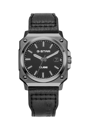 Montre-bracelet G-Star Cube noire avec boîtier carré en métal, cadran noir, index heures argentés, fenêtre de date et bracelet en cuir noir.