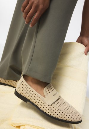 ALDO, LOAFERS MESCAL - Scarpe senza lacci - cream