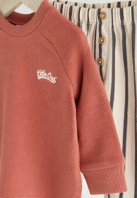 Next SET REGULAR FIT czerwony