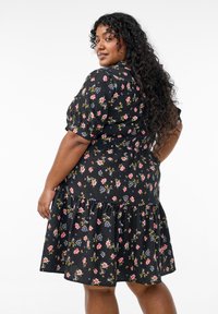 Zizzi FLASH KURZES A-LINIEN - Dnevna obleka - black rose blue fl