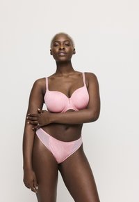 PrimaDonna String - venetian pink