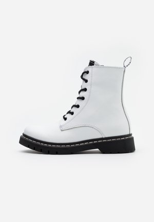 Enkellaarsjes met plateauzool - white