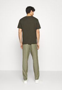 ARKET T-shirt básica - green dark