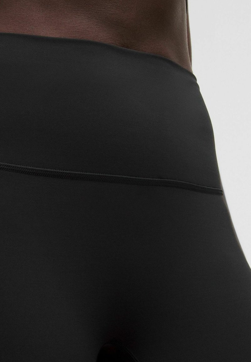 lululemon ALIGN™ NO LINE HIGH-RISE 71CM - Tights - black/zwart