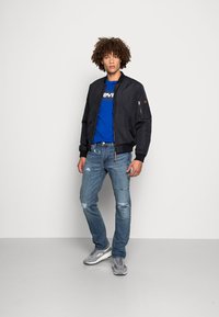 Levi's® GRAPHIC CREWNECK TEE - T-shirt estampada - surf blue