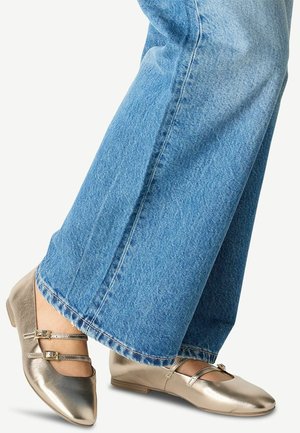 Ankle strap ballet pumps - bronce