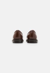 MAX&Co. UMA - Pantofi slip-on - cioccolato