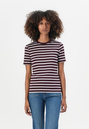 CODY  - T-shirt z nadrukiem