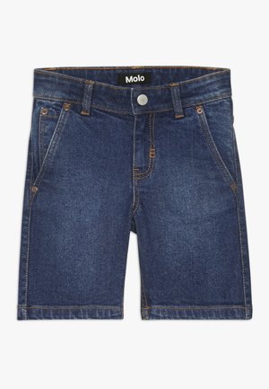 Mørkeblå denimshorts med forlommer, bæltestropper og knaplukning, mærket "Molo" på det indvendige linningbånd.