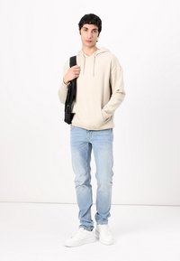 Thumbnail Image 2