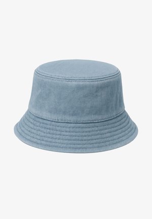 Cappello a secchiello azzurro chiaro realizzato in tessuto di cotone. Presenta una parte superiore piatta, una tesa larga che scende verso il basso e sottili dettagli cuciti lungo la tesa.