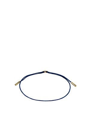 Blå justerbar snorarmbånd med guldfarvede metalender og lås på en hvid baggrund.