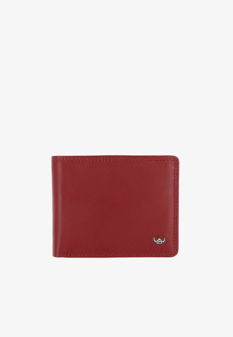 Portefeuille bifold en cuir rouge avec coutures visibles et un petit emblème argenté dans le coin inférieur droit sur fond blanc.