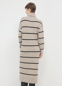 Calliope RIGHE  - Strickkleid - variante