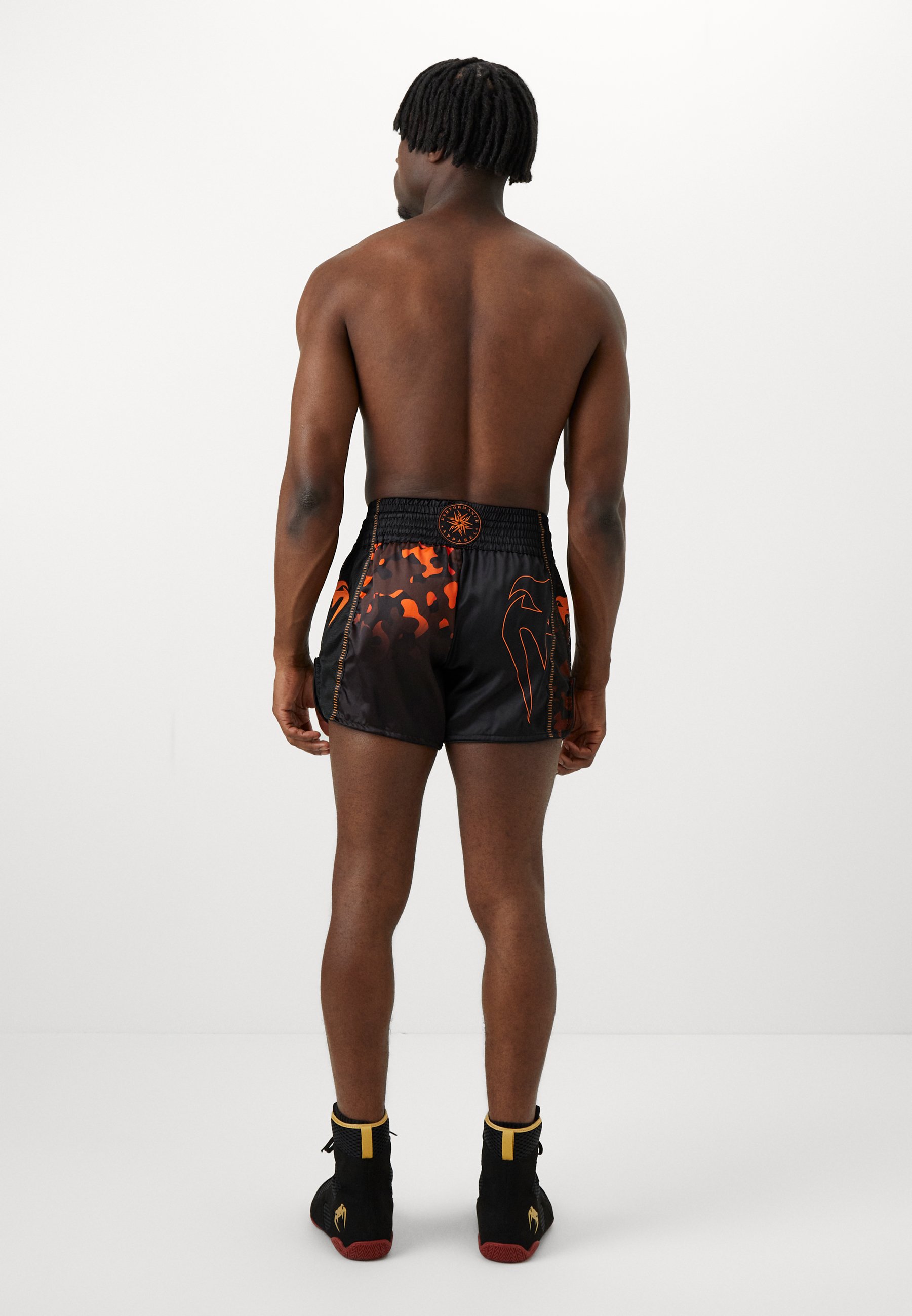 【新品未開封】VENUM キックミット オレンジ黒 高品質 Venum GIANT MUAY THAI SHORTS - Sports shorts - black/orange/black