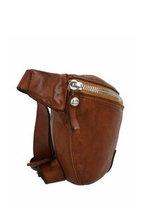 Sac en cuir brun en bandoulière avec une forme arrondie, fermeture zippée et surface texturée. Il dispose d'une seule sangle réglable.