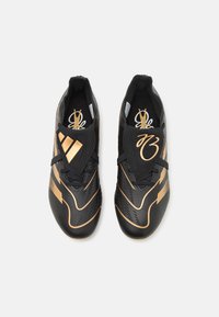 adidas Performance JUDE BELLINGHAM PREDATOR LEAGUE FT FG - Fotballsko til fast underlag - core black/gold metallic