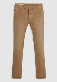 Jean en denim de coton marron avec une coupe droite, cinq poches, fermeture par bouton métallique et surpiqûres contrastantes.