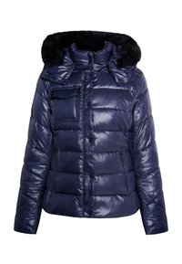 Giacca a vento blu navy con finitura lucida, cappuccio foderato in pelliccia, bottoni a pressione e tasca sul petto. Presenta sezioni trapuntate e due tasche laterali.
