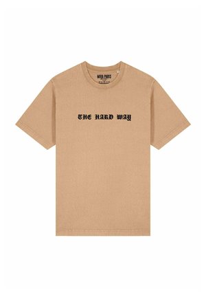 THE HARD WAY PRINT HEAVYWEIGHT - Print T-shirt - washed beige
