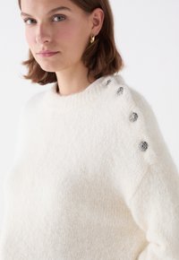 linda cherry fabienne chapot olivia pullover oatmeal