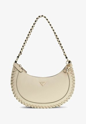 Petit sac à main en cuir beige en forme de croissant avec des bords et une poignée tressés, fermeture éclair dorée et pendentif avec le logo Guess.