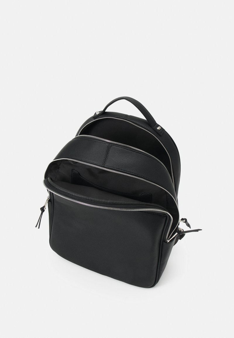 tumi alpha bravo shaw backpack Tumi Backpack Tumi Shaw TUMI Navy Blue/Brown Nylon And Leather Alpha Bravo  Shaw Backpack