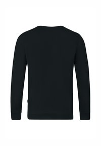 Chemise noire à manches longues, col rond, fabriquée en tissu doux. Présente une coupe droite et des poignets côtelés, avec un design minimaliste et sans motifs.