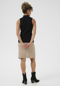 Cream DELA SLEEVELESS TURTLENECK - Top - pitch black