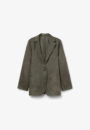 Linned blazer i dæmpet grøn, enkeltknaplukning, med spidse lapeller og to forlommer; glat tekstur og afslappet silhuet.