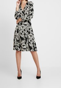 Wallis Freizeitkleid - black