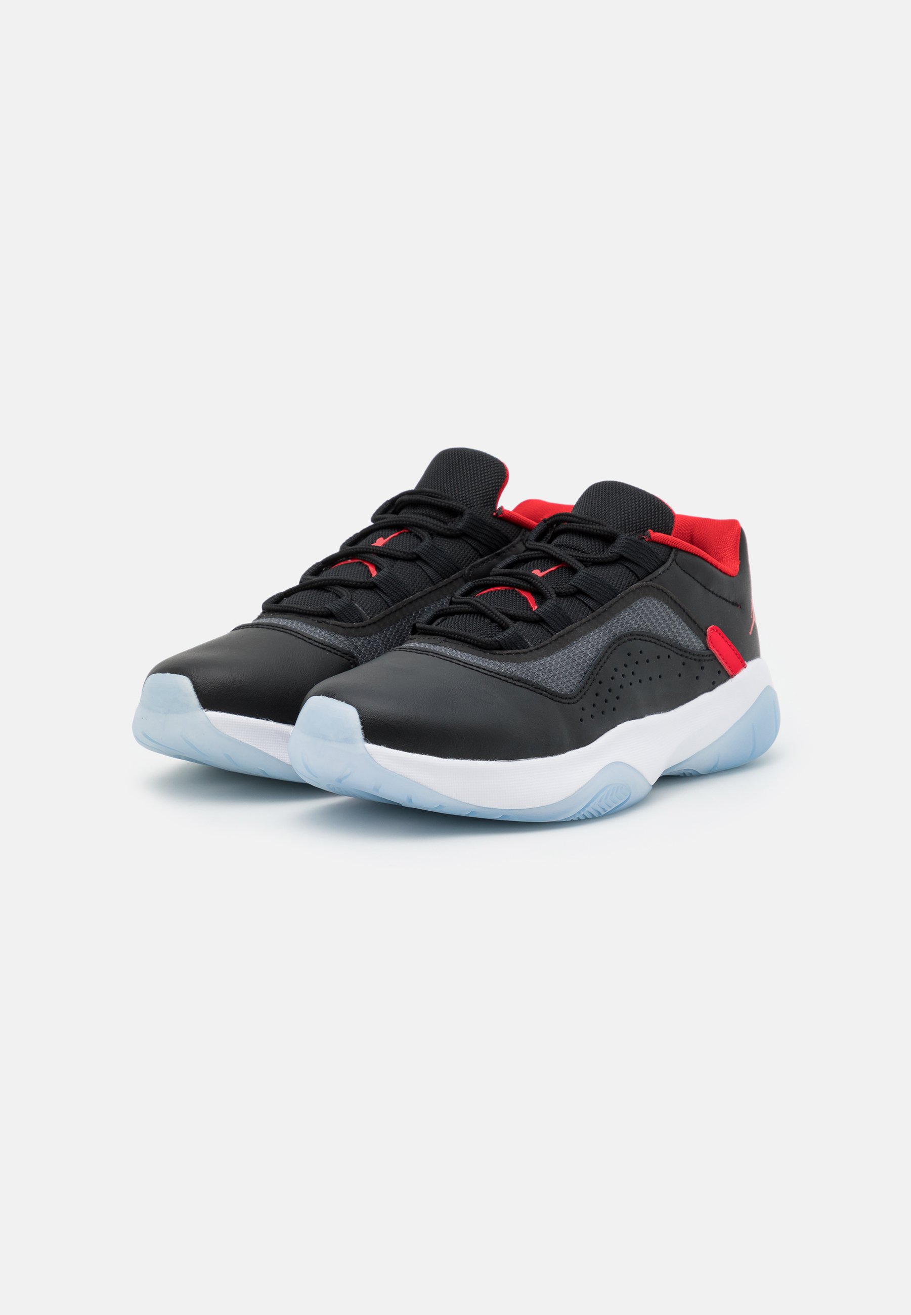 Jordan AIR 11 CMFT LOW - Basketbola apavi - black/university  red/white/melns - Zalando.lv